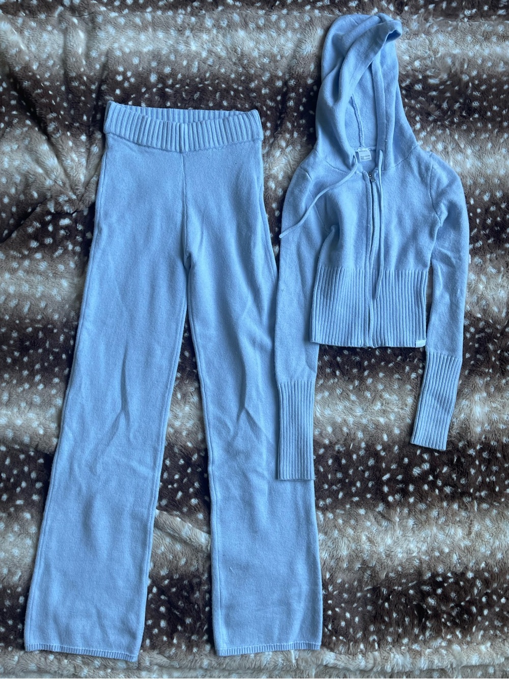 Gilly Hicks baby blue lounge set
